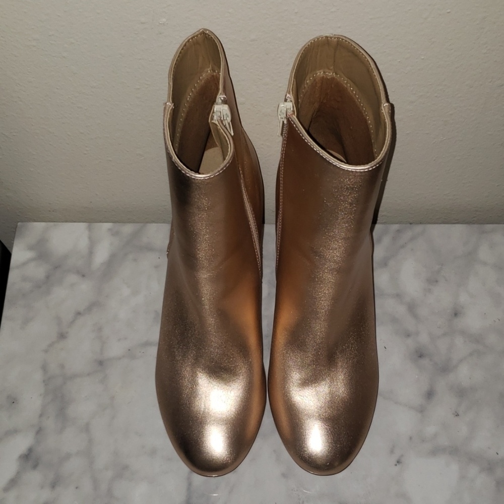 NWOT Rose Gold Booties
